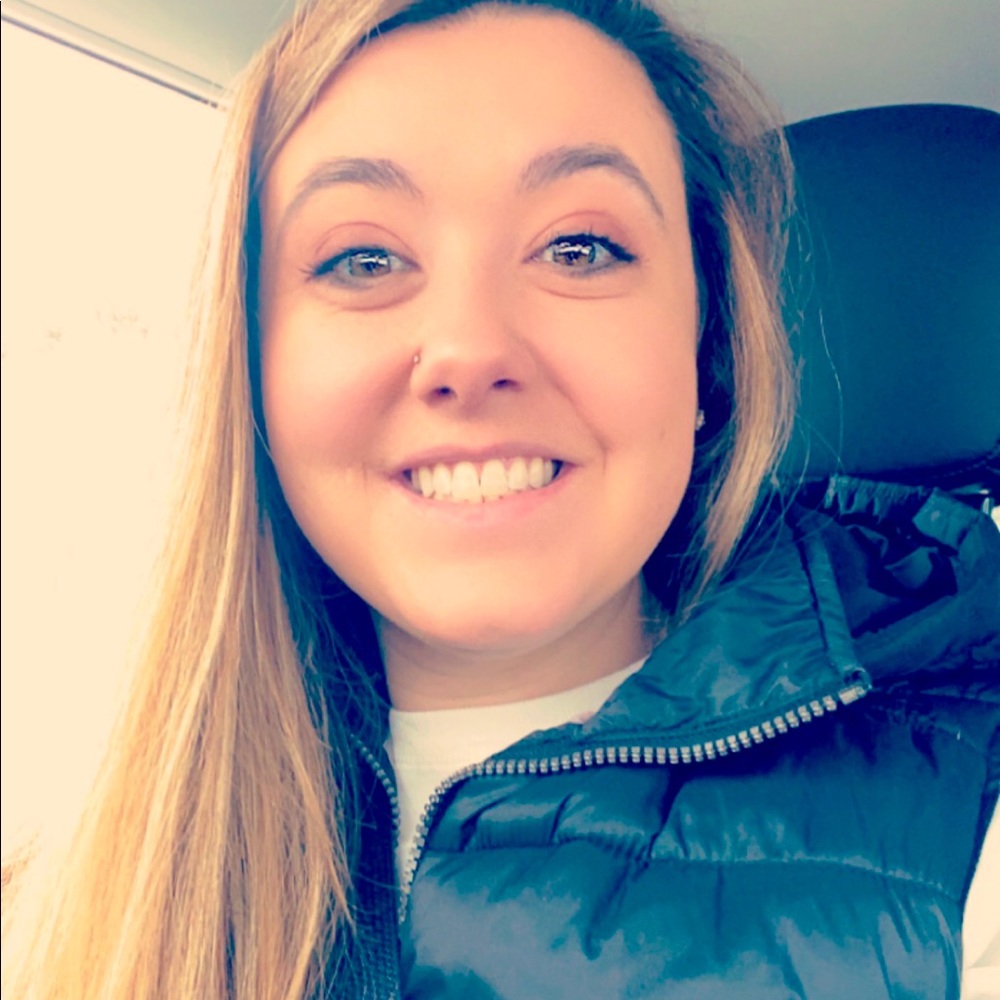 Meet your Posher, Brooke